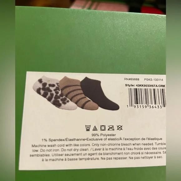 lNWT! ♠️ kate spade 3-pair gift set cozy low socks. Limited edition KS gift box! - Picture 3 of 15